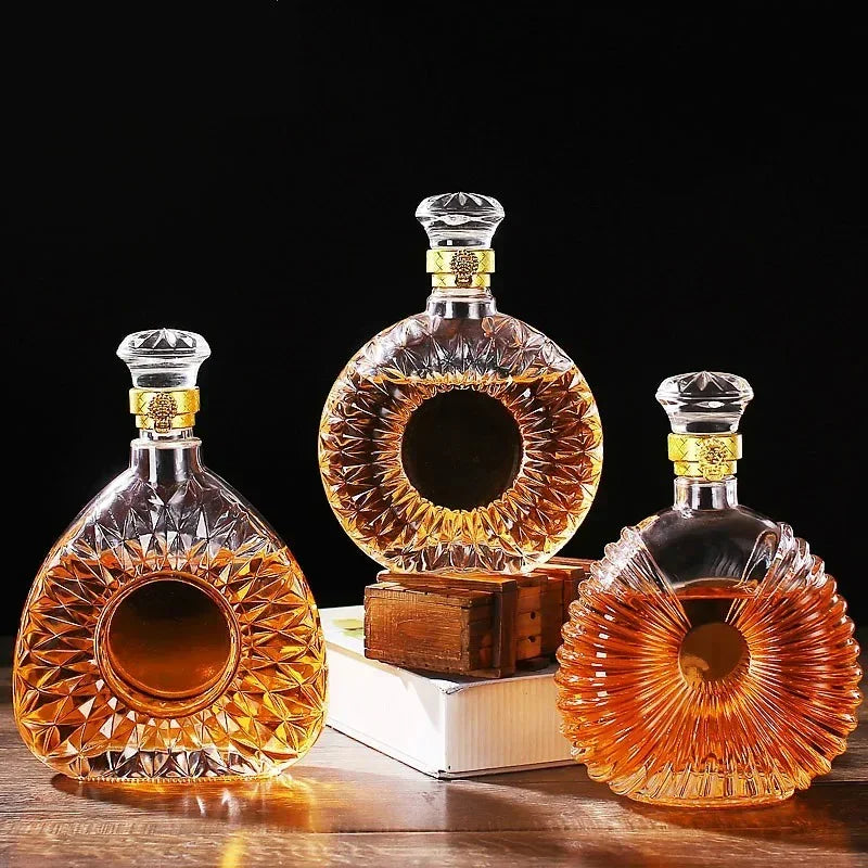 Miren Glass Whiskey Decanter - Image 3